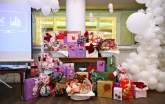 Heydər Əliyev Fondunun vitse-prezidenti Leyla Əliyeva, Bakı Media Mərkəzinin rəhbəri Arzu Əliyeva və Alena Əliyeva xüsusi qayğıya ehtiyacı olan uşaqlar üçün təşkil olunan bayram şənliyində iştirak ediblər (FOTO)