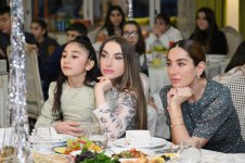 Heydər Əliyev Fondunun vitse-prezidenti Leyla Əliyeva, Bakı Media Mərkəzinin rəhbəri Arzu Əliyeva və Alena Əliyeva xüsusi qayğıya ehtiyacı olan uşaqlar üçün təşkil olunan bayram şənliyində iştirak ediblər (FOTO)