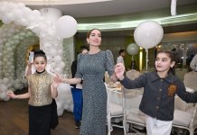 Heydər Əliyev Fondunun vitse-prezidenti Leyla Əliyeva, Bakı Media Mərkəzinin rəhbəri Arzu Əliyeva və Alena Əliyeva xüsusi qayğıya ehtiyacı olan uşaqlar üçün təşkil olunan bayram şənliyində iştirak ediblər (FOTO)