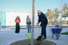 Prezident İlham Əliyev və Birinci xanım Mehriban Əliyeva “Bakı Ağ Şəhər”də olublar (FOTO/VİDEO) (YENİLƏNİB)