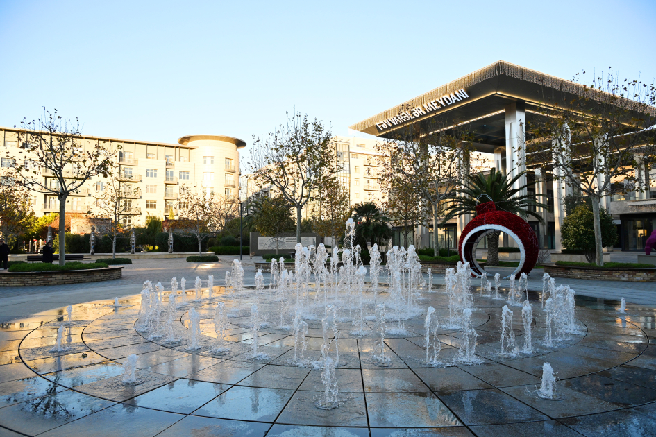 Prezident İlham Əliyev və Birinci xanım Mehriban Əliyeva “Bakı Ağ Şəhər”də olublar (FOTO)