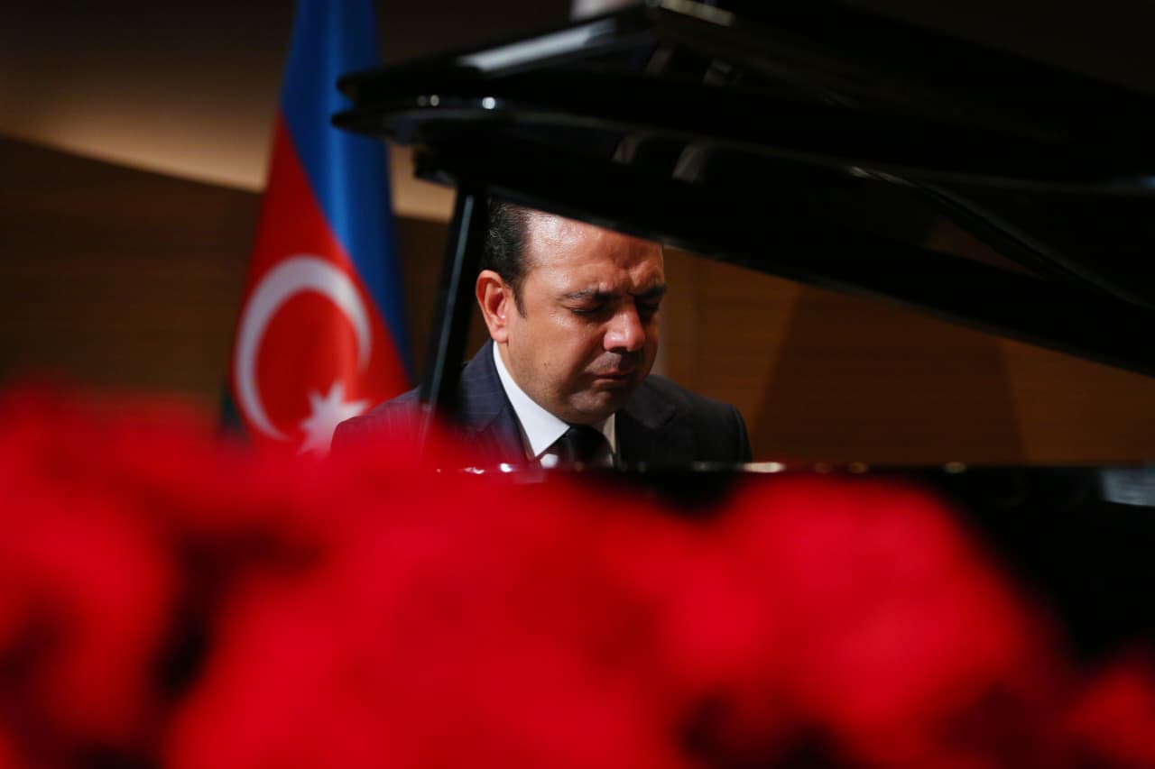 İlk dəfə QHT-lər üçün bayram konserti proqramı təşkil olunub (FOTO)