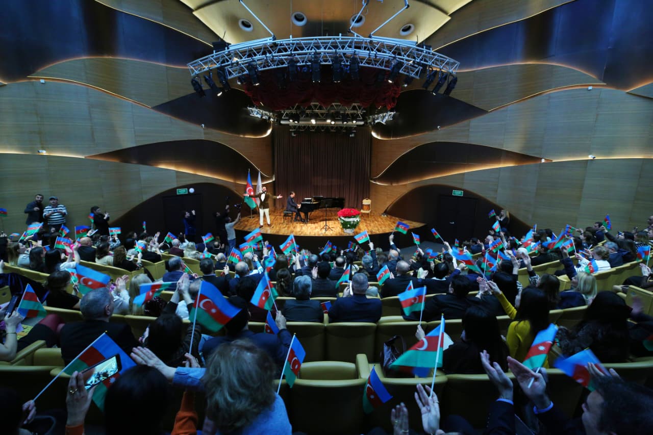 İlk dəfə QHT-lər üçün bayram konserti proqramı təşkil olunub (FOTO)