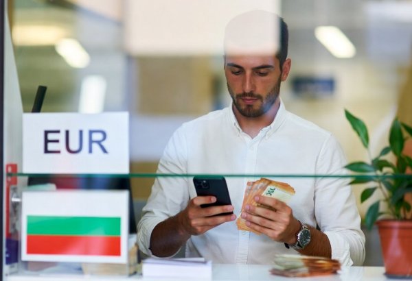 Daha bir ölkə Avrozonaya daxil olur - Bu tarixdən