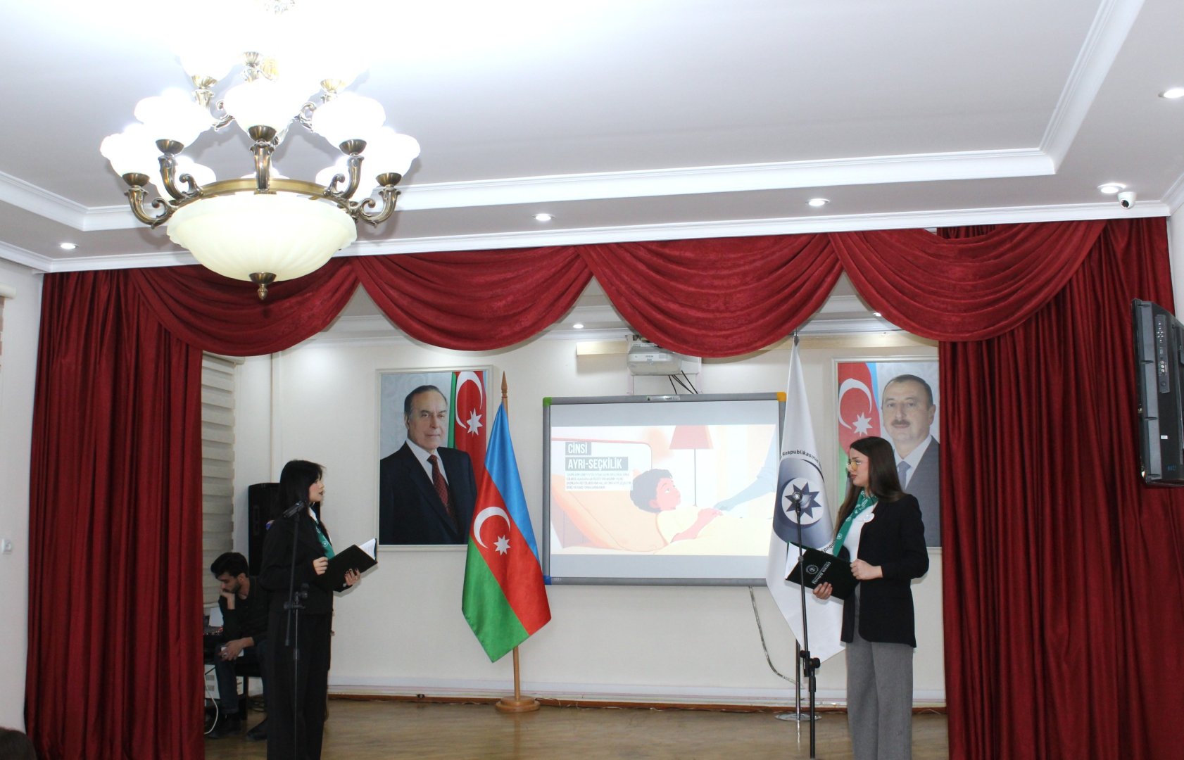 ADPK-də “Ümummilli Lider Heydər Əliyev müstəqil Azərbaycan Konstitusiyasının müəllifidir” mövzusunda tədbir keçirilib (FOTO)
