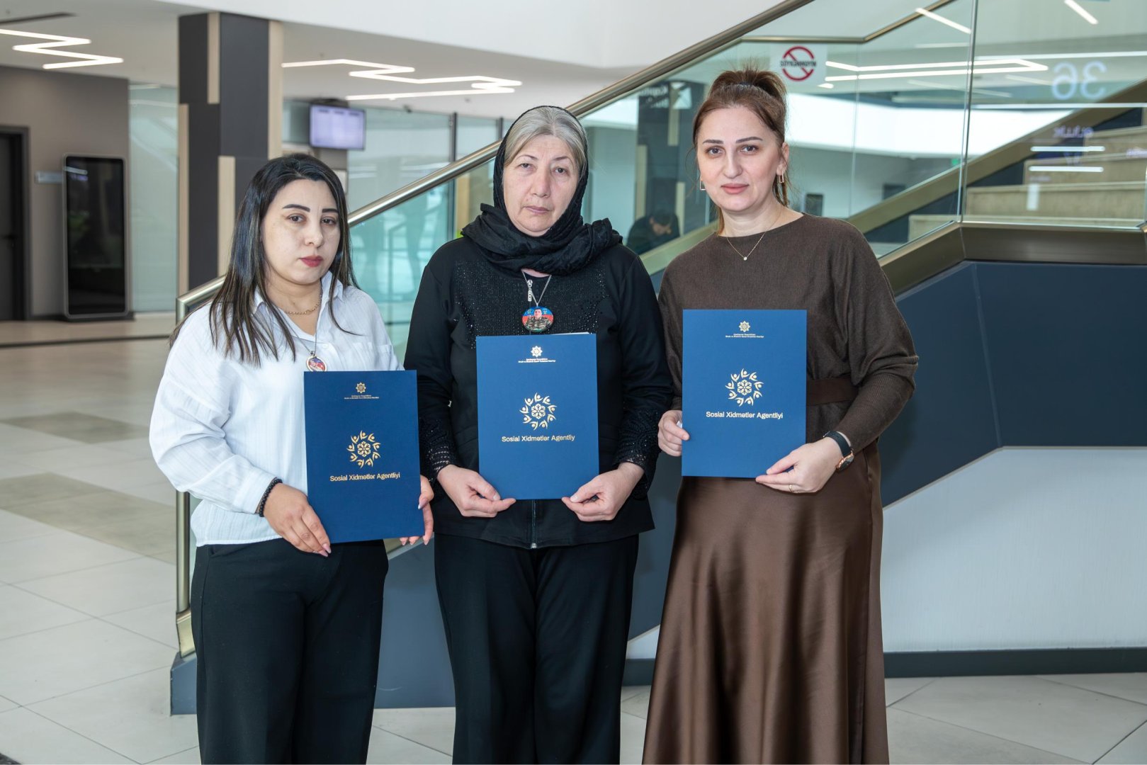 Şəhid ailələrinə və müharibə ilə əlaqədar əlilliyi olan şəxslərə daha 115 mənzil verildi (FOTO)