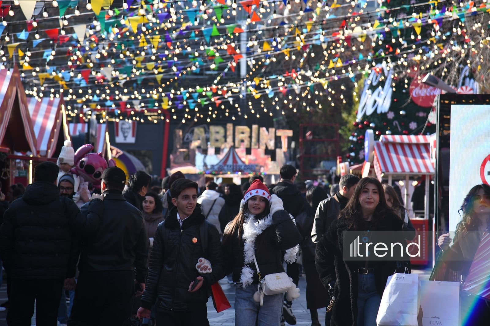 Bakı Yeni il ərəfəsində (FOTOREPORTAJ)