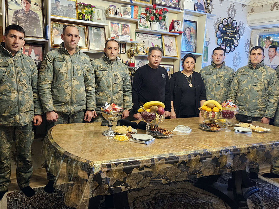 Azərbaycan Ordusunda Dünya Azərbaycanlılarının Həmrəyliyi Günü və Yeni il qeyd edilib (FOTO)