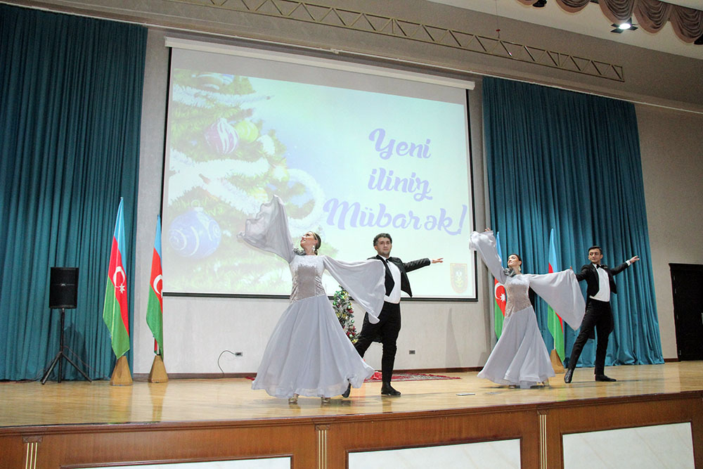 Azərbaycan Ordusunda Dünya Azərbaycanlılarının Həmrəyliyi Günü və Yeni il qeyd edilib (FOTO)