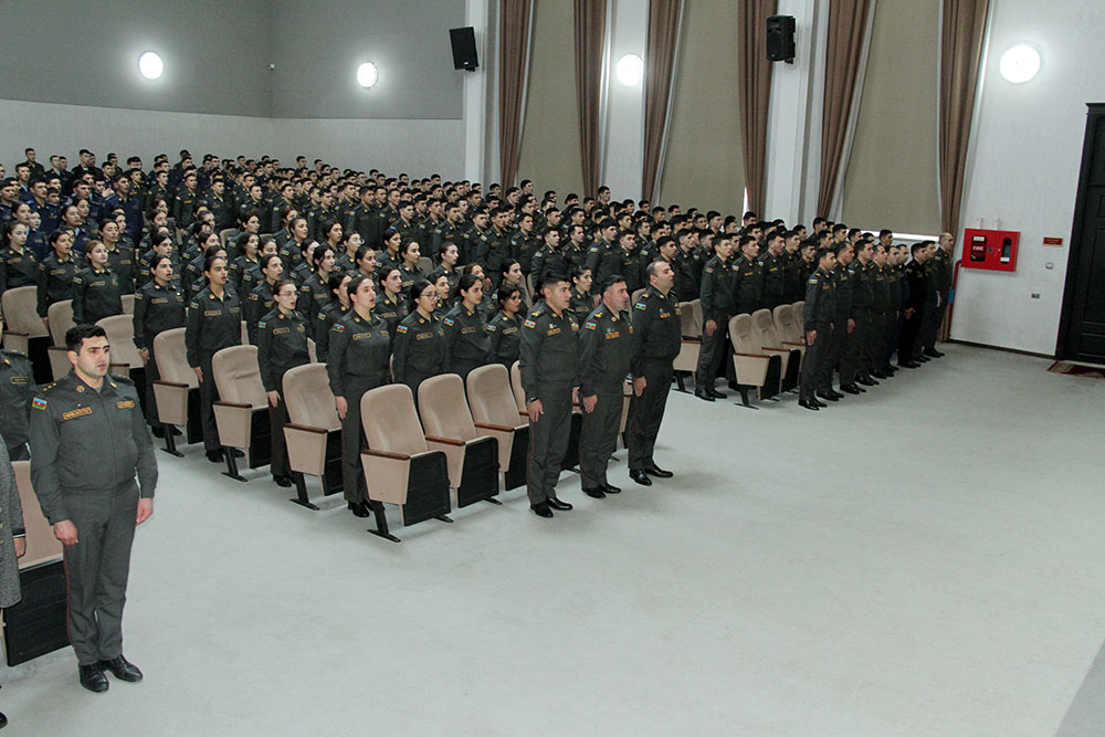 Azərbaycan Ordusunda Dünya Azərbaycanlılarının Həmrəyliyi Günü və Yeni il qeyd edilib (FOTO)