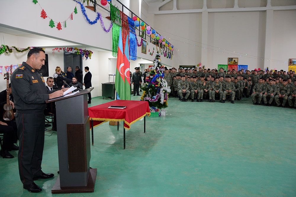 Azərbaycan Ordusunda Dünya Azərbaycanlılarının Həmrəyliyi Günü və Yeni il qeyd edilib (FOTO)