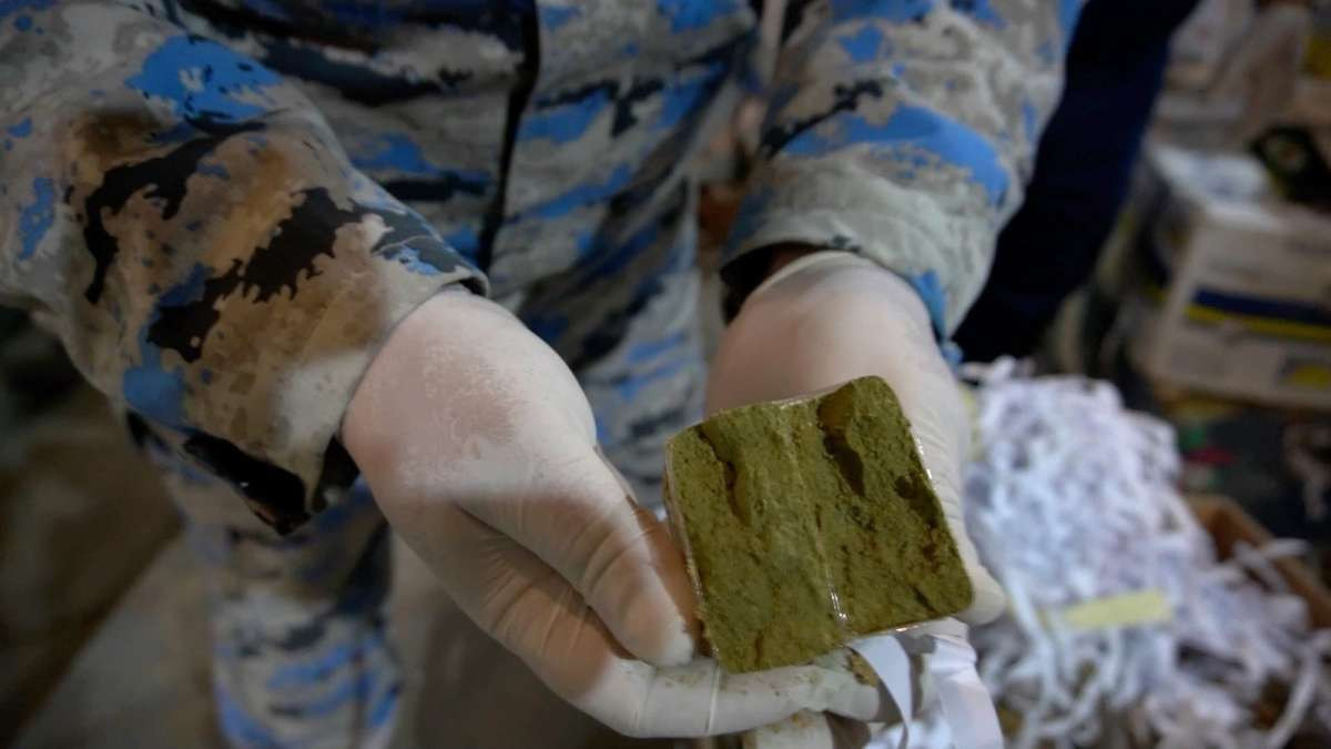 "Qarpız" yükünün içərisində xüsusilə külli miqdarda narkotik vasitə aşkarlanıb (FOTO)