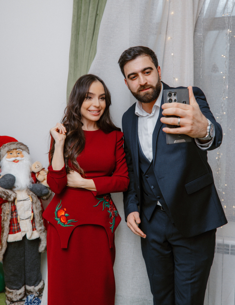 Heydər Əliyev Fondunun vitse-prezidenti Leyla Əliyeva və Bakı Media Mərkəzinin rəhbəri Arzu Əliyeva “Tut Əlimdən” Uşaqlar üçün Sosial Reabilitasiya Mərkəzində bayram tədbirində iştirak ediblər (FOTO)