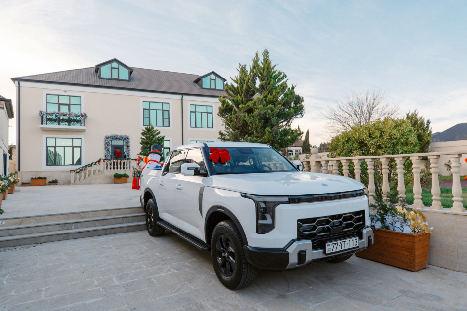 Heydər Əliyev Fondunun vitse-prezidenti Leyla Əliyeva və Bakı Media Mərkəzinin rəhbəri Arzu Əliyeva “Tut Əlimdən” Uşaqlar üçün Sosial Reabilitasiya Mərkəzində bayram tədbirində iştirak ediblər (FOTO)