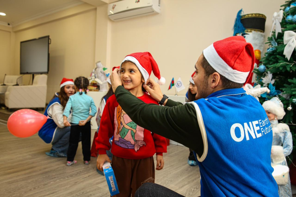 Heydər Əliyev Fondunun vitse-prezidenti Leyla Əliyevanın təşəbbüsü ilə uşaq sığınacaqlarında Yeni il şənliyi təşkil olunub (FOTO)