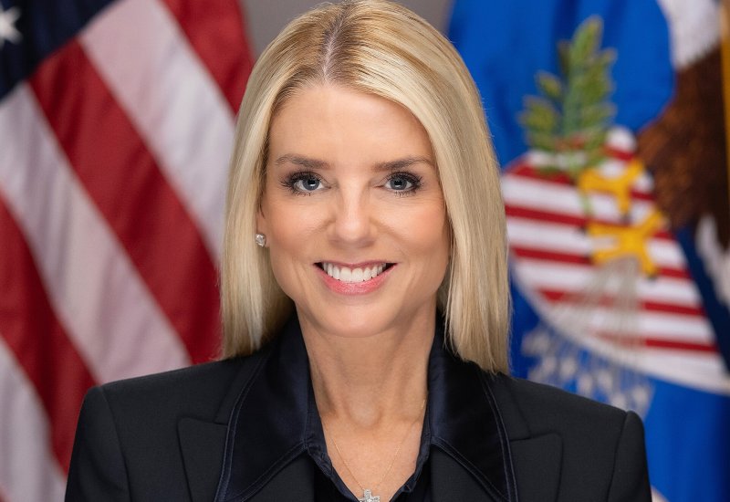 ABŞ baş prokuroru Maduro və həyat yoldaşına qarşı ittihamlar irəli sürüb