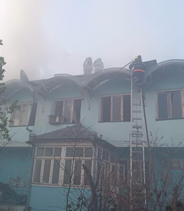 Gəncədə üç evdə baş vermiş yanğın söndürülüb (FOTO)