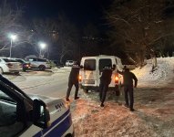 Polis əməkdaşları hava şəraiti ilə əlaqədar fasiləsiz xidmət aparır (FOTO)