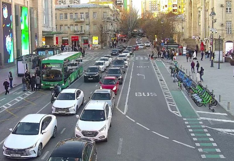 Sürücülərin NƏZƏRİNƏ: Bakıda bu yollarda sıxlıq var - SİYAHI (FOTO)