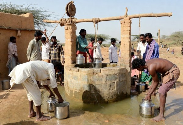 Hindistanda sudan kütləvi zəhərlənmə qeydə alınıb: 16 nəfər ölüb