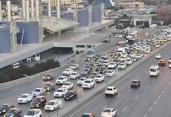 DİQQƏT: Bu yollarda tıxac var - SİYAHI