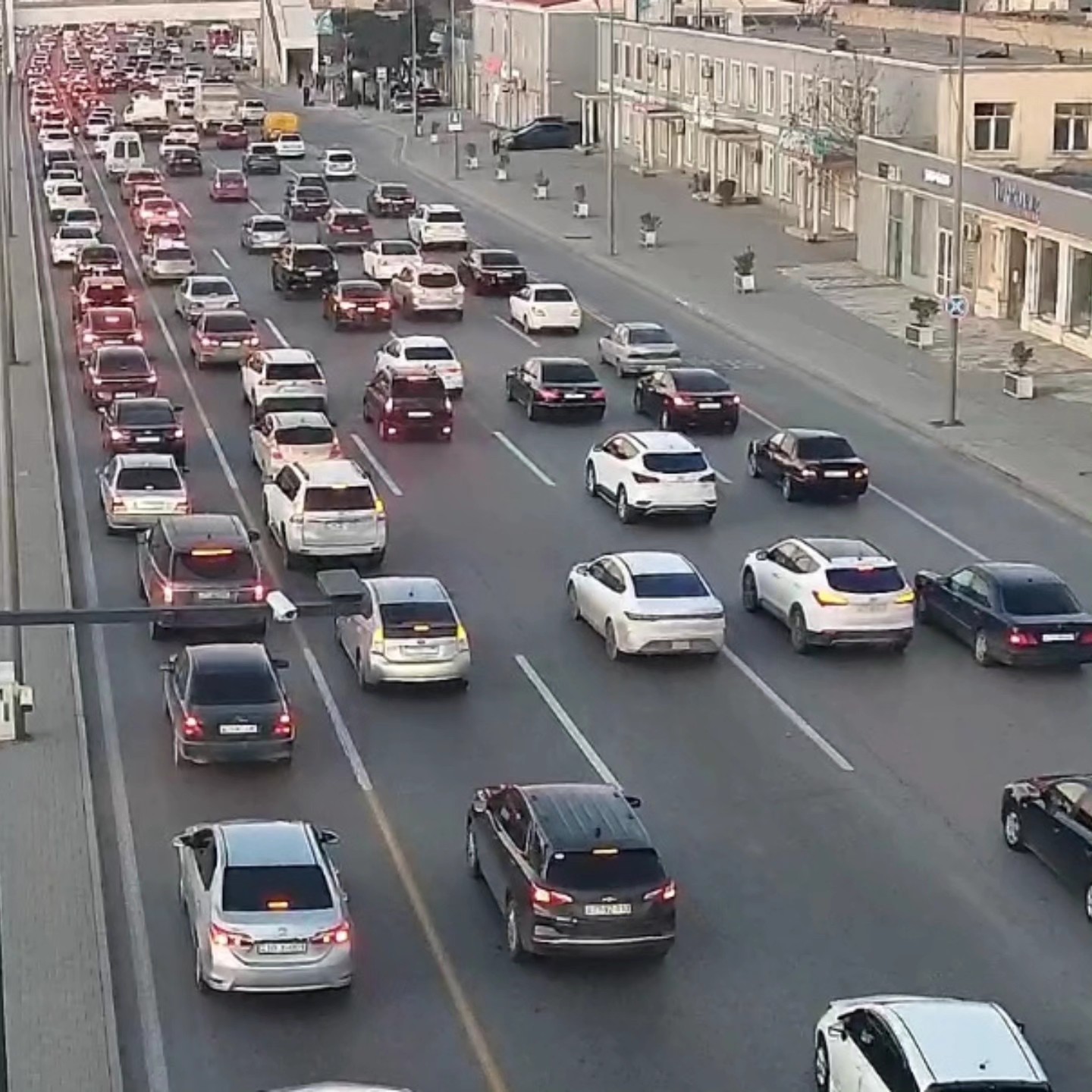 Sürücülərin NƏZƏRİNƏ: Bakıda bu yollarda sıxlıq var - SİYAHI (FOTO)