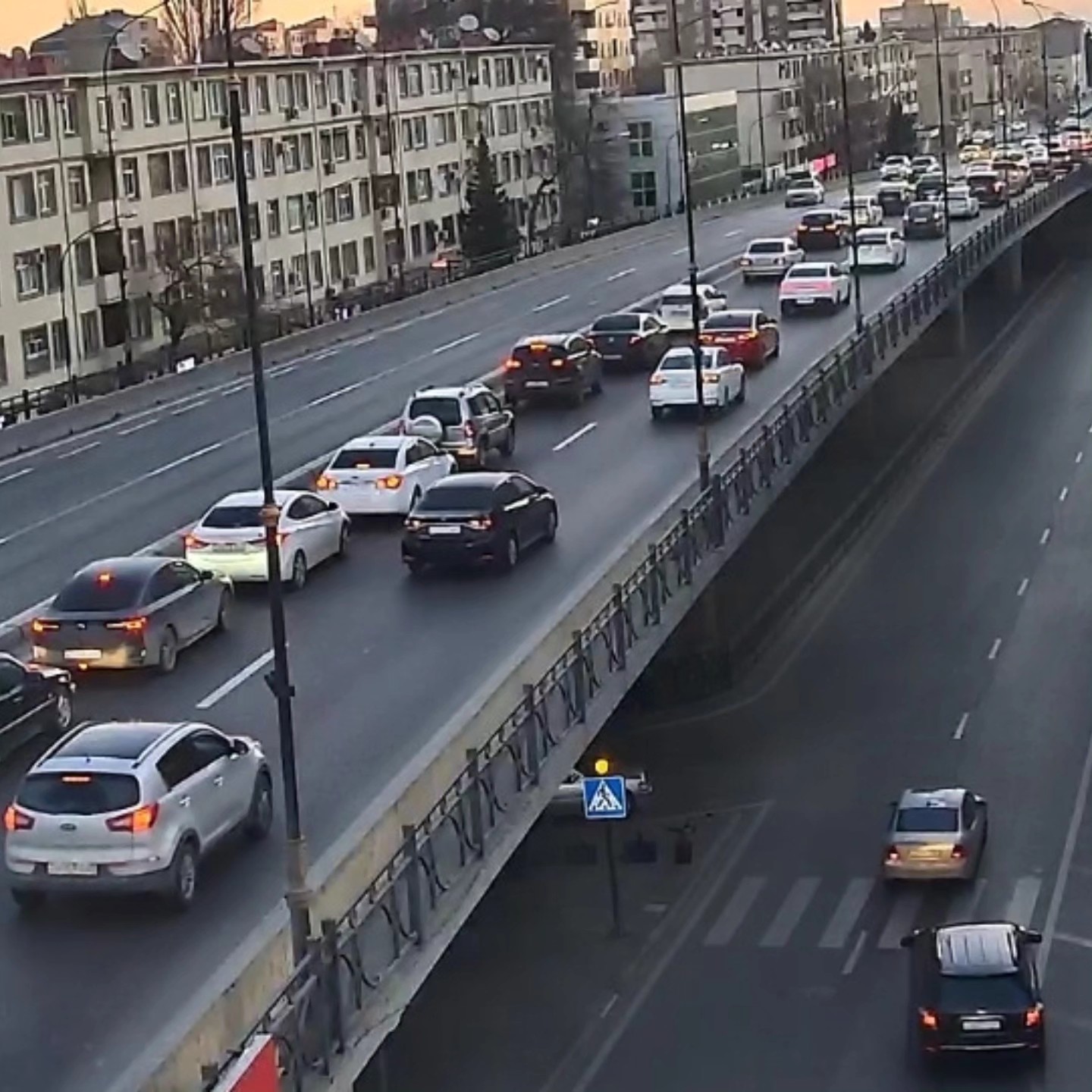 Sürücülərin NƏZƏRİNƏ: Bakıda bu yollarda sıxlıq var - SİYAHI (FOTO)