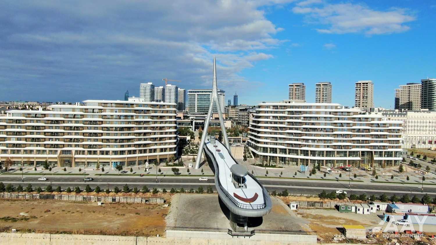 Paytaxtda unikal piyada körpüsü inşa edilib (FOTO)