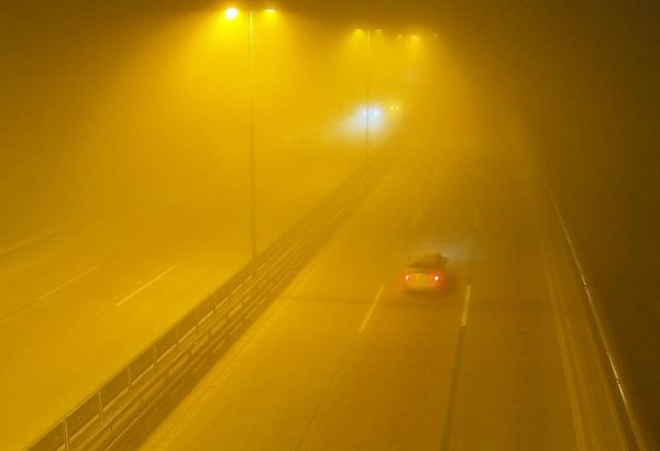 Duman səbəbindən bir sıra yollarda sürət həddi endirilib (FOTO)