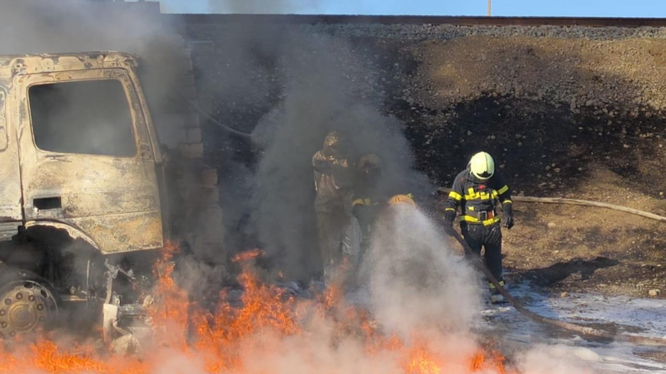 Qazaxda yanacaq daşıyan avtomobildəki yanğın söndürülüb - Ölən var (FOTO/YENİLƏNİB)