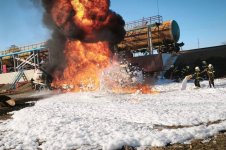 Qazaxda yanacaq daşıyan avtomobildəki yanğın söndürülüb - Ölən var (FOTO/YENİLƏNİB)