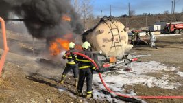 Qazaxda yanacaq daşıyan avtomobildəki yanğın söndürülüb - Ölən var (FOTO/YENİLƏNİB)