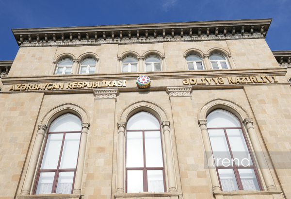 Bakıda ana oğlu üçün həbsxanaya narkotik keçirərkən yaxalandı (FOTO)