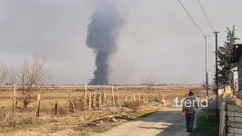 Füzulinin Molla Məhərrəmli kəndində yenidən alov müşahidə olunur (FOTO)