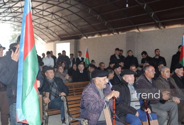 Ağdərənin 4 kəndinə yola salınan ilk köç karvanı ünvana çatıb: açarlar təqdim olunub (FOTO) (YENİLƏNİB)