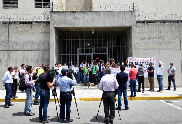 Venesuelada kütləvi amnistiya – 400-ə yaxın siyasi məhbus əvf olundu