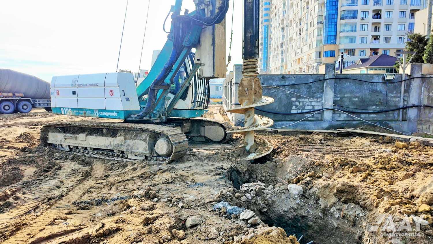 Paytaxtda yeni avtomobil və piyada tunellərinin tikintisinə başlanılıb (FOTO)