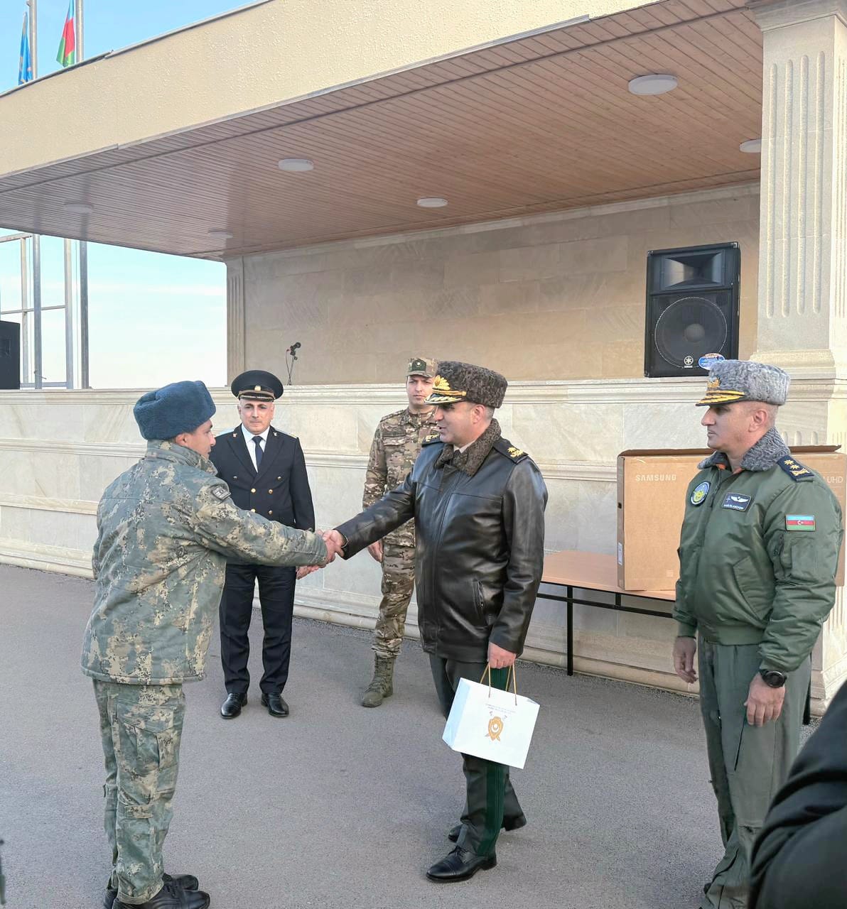 Hərbi prokuror Müdafiə Nazirliyinin hərbi qulluqçuları ilə görüşüb (FOTO)