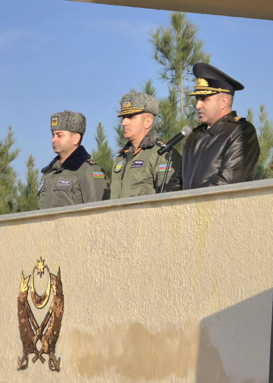 Hərbi prokuror Müdafiə Nazirliyinin hərbi qulluqçuları ilə görüşüb (FOTO)