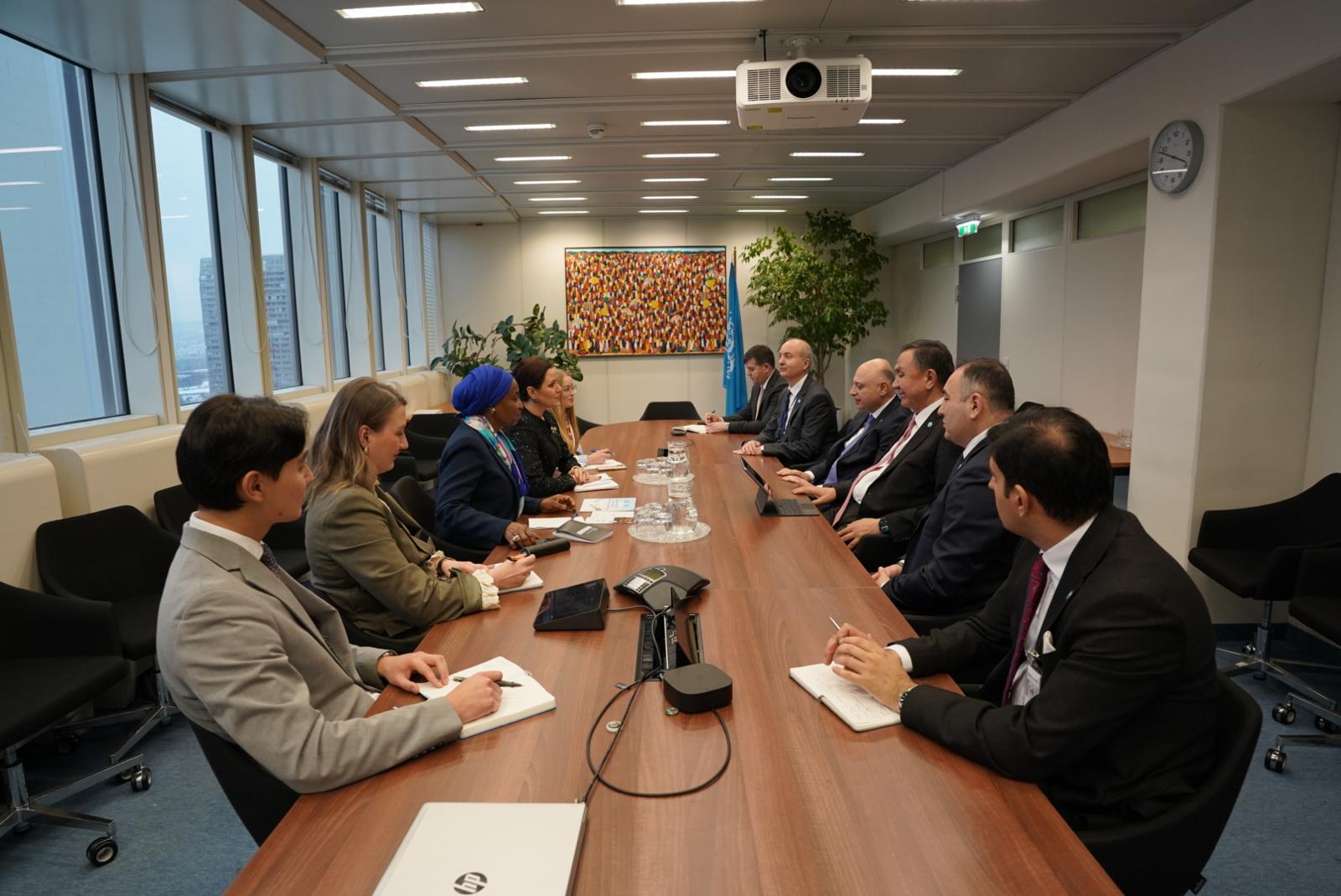 Vyanada “Orta Dəhliz”in şərqlə qərb arasında oynadığı rol müzakirə edilib (FOTO)