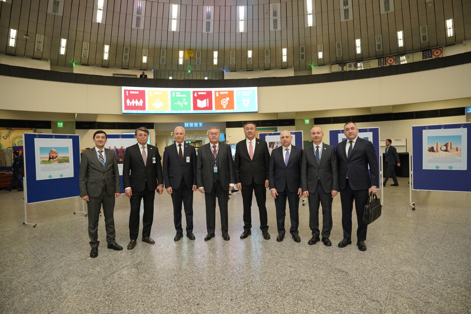 Vyanada “Orta Dəhliz”in şərqlə qərb arasında oynadığı rol müzakirə edilib (FOTO)