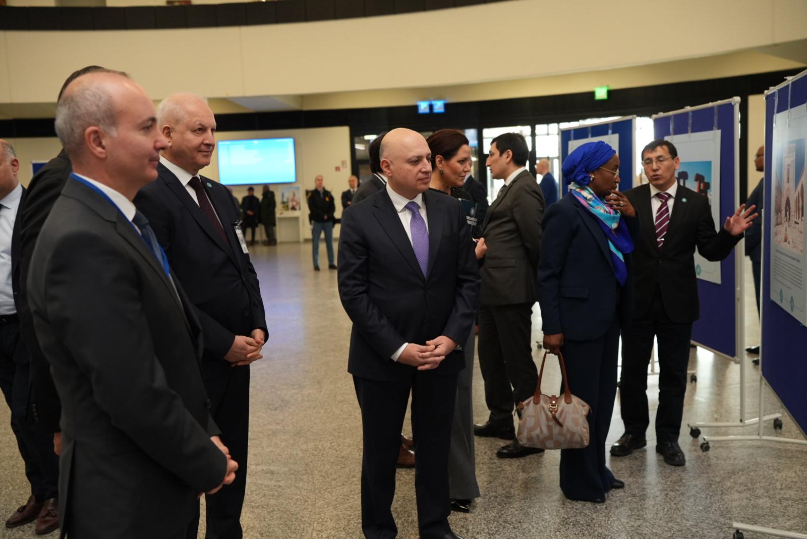 Vyanada “Orta Dəhliz”in şərqlə qərb arasında oynadığı rol müzakirə edilib (FOTO)