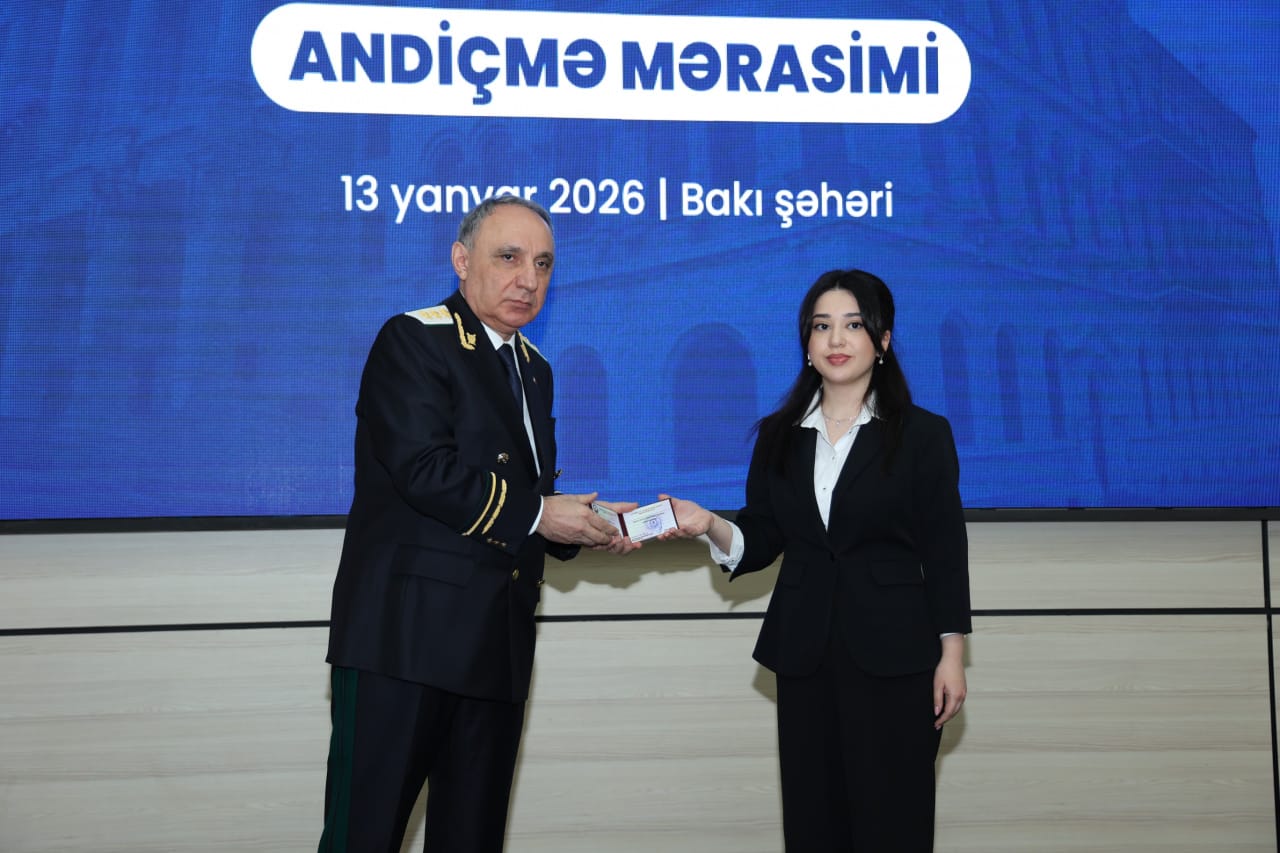 Prokurorluq orqanlarında qulluğa yeni qəbul edilmiş gənc hüquqşünasların andiçmə mərasimi keçirilib (FOTO)