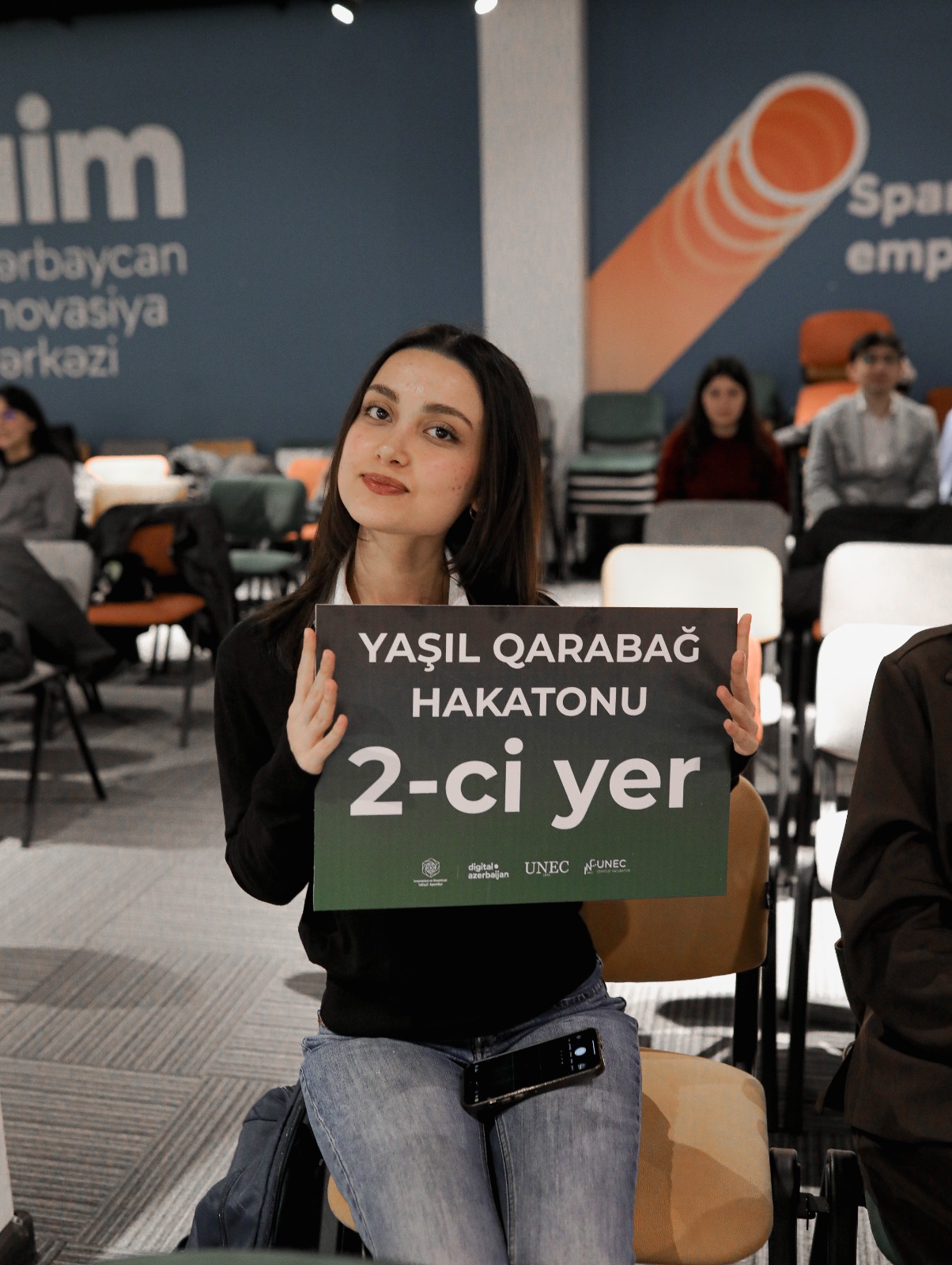 UNEC-də innovasiya yarışı: “B2B həllər” və “Yaşıl Qarabağ” hakatonları keçirildi (FOTO)