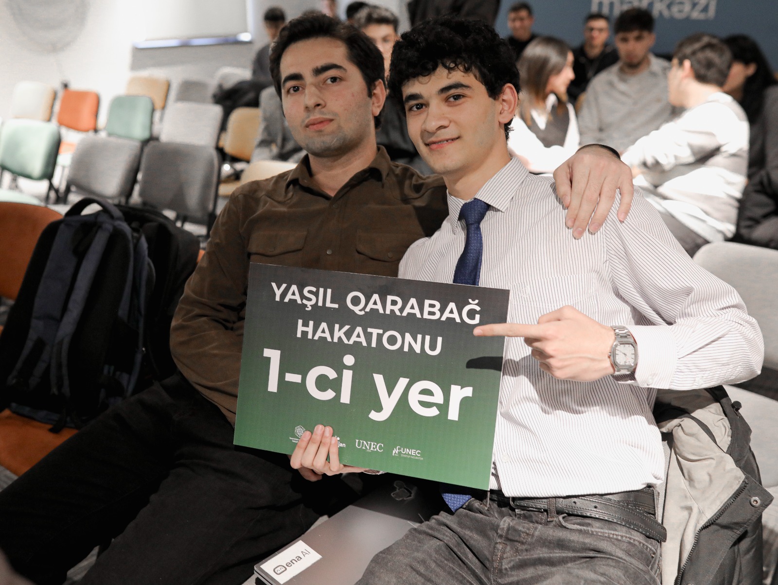 UNEC-də innovasiya yarışı: “B2B həllər” və “Yaşıl Qarabağ” hakatonları keçirildi (FOTO)