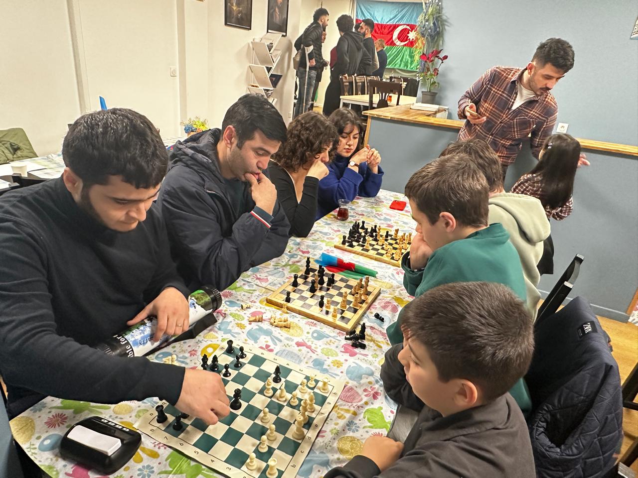 Tuluzdakı azərbaycanlılarla görüş olub (FOTO)