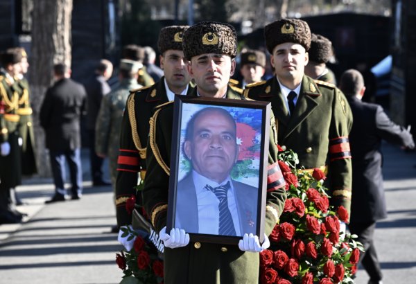 Azərbaycanın Milli Qəhrəmanı Şahin Tağıyev Hərbi Memorial Məzarlıqda torpağa tapşırıldı (FOTO) (YENİLƏNİB)