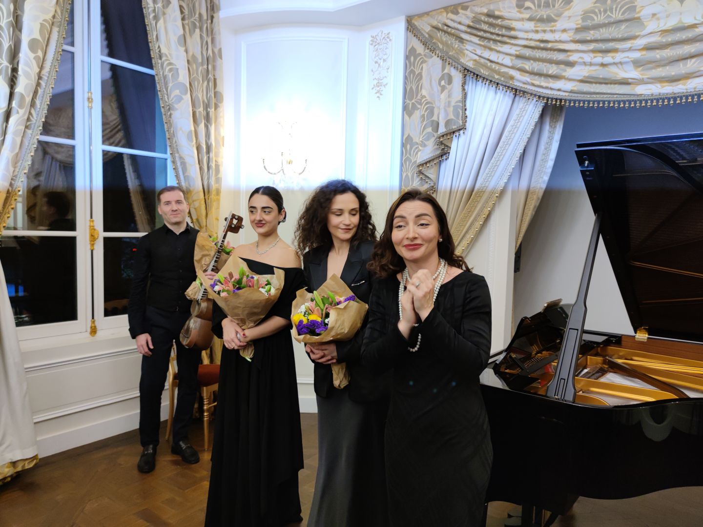 Parisdə 20 Yanvar faciəsi şəhidlərinin xatirəsi anılıb (FOTO/VİDEO)