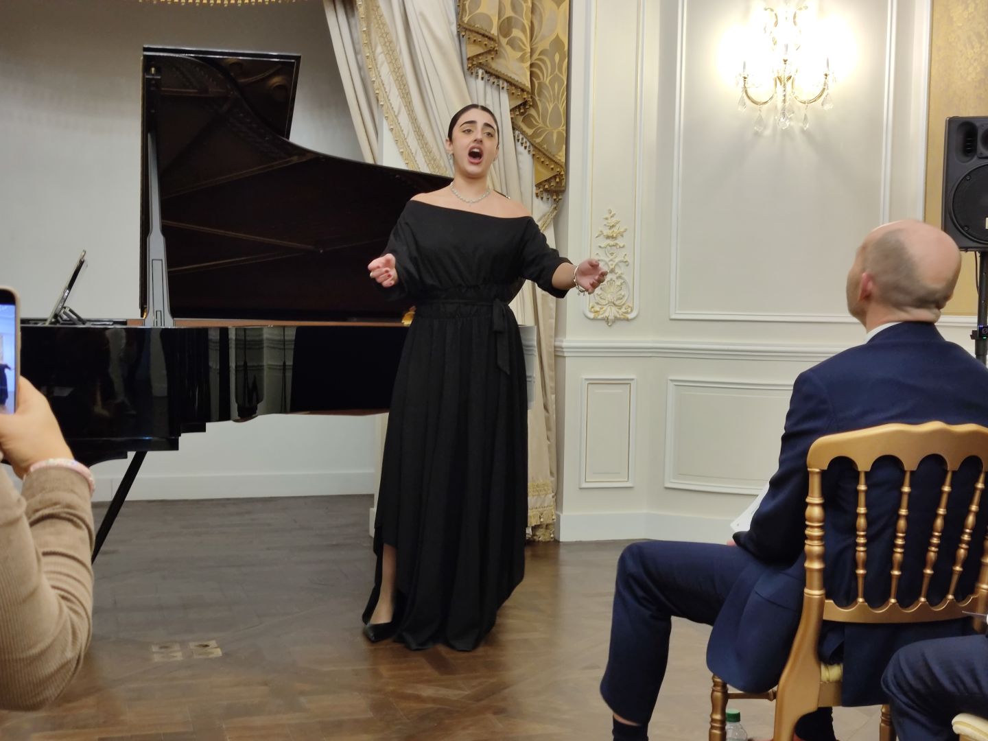 Parisdə 20 Yanvar faciəsi şəhidlərinin xatirəsi anılıb (FOTO/VİDEO)