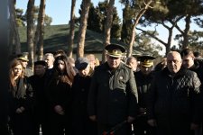 Azərbaycanın Milli Qəhrəmanı Şahin Tağıyev Hərbi Memorial Məzarlıqda torpağa tapşırıldı (FOTO) (YENİLƏNİB)
